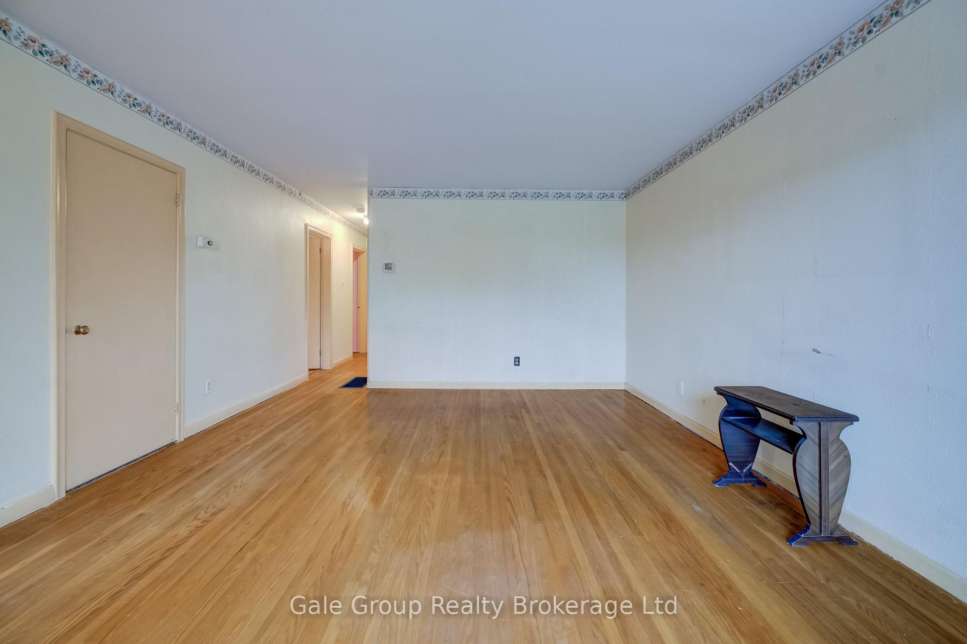 Photo 5 of 6 Langstone Crescent, Halton Hills, Georgetown — HOMEH