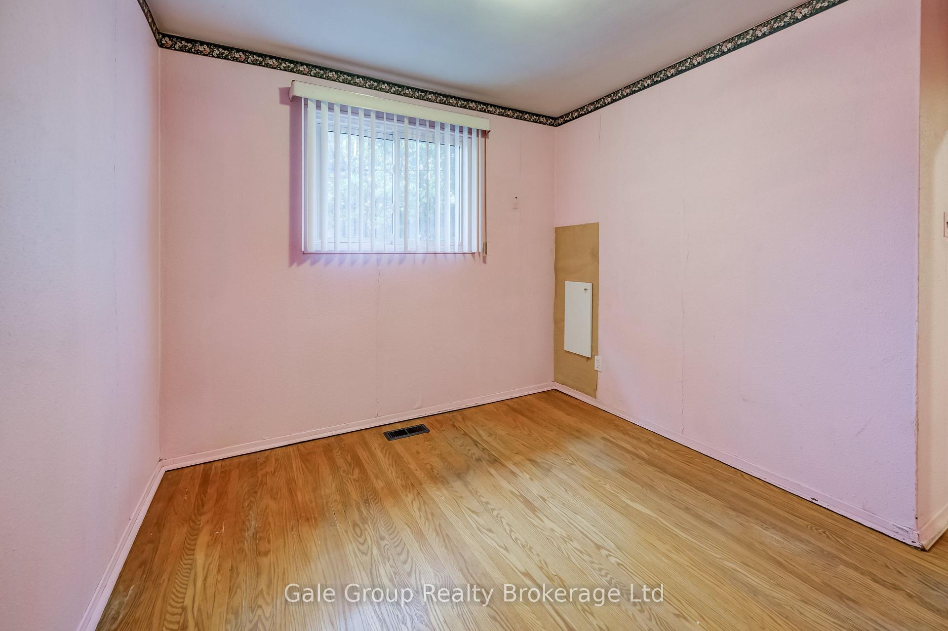 Photo 11 of 6 Langstone Crescent, Halton Hills, Georgetown — HOMEH