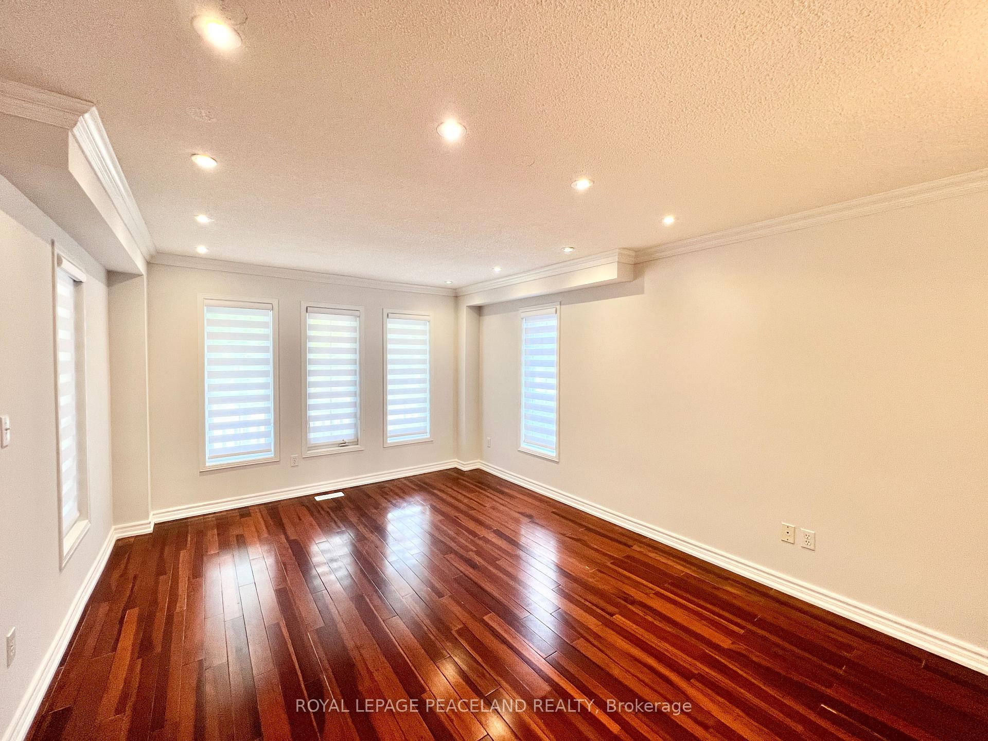 Photo 5 of 54 Treasure Road, Vaughan, Vellore Village — HOMEH