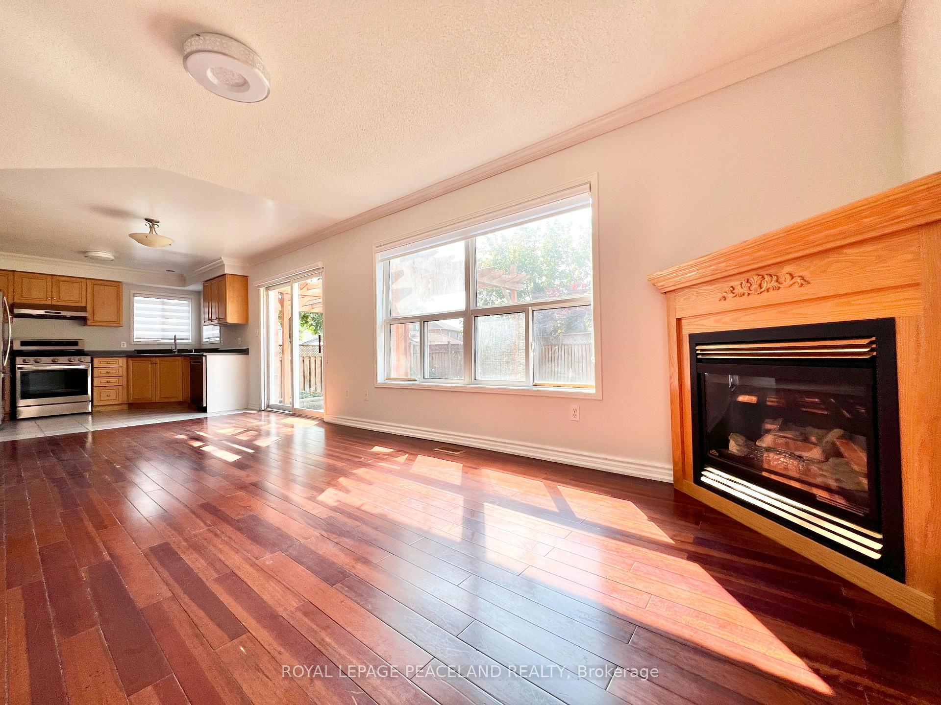 Photo 11 of 54 Treasure Road, Vaughan, Vellore Village — HOMEH