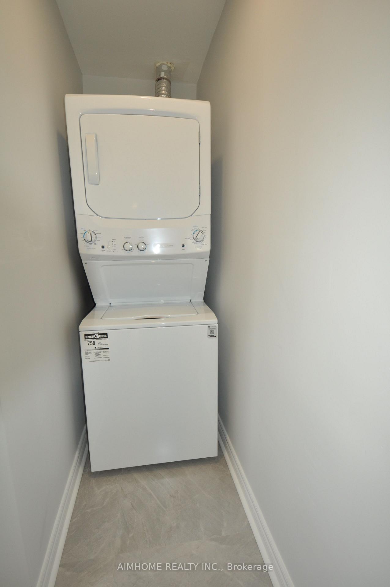 Photo 5 of Unit 2, 14 Dukinfield Crescent, North York, Parkwoods-Donalda — HOMEH