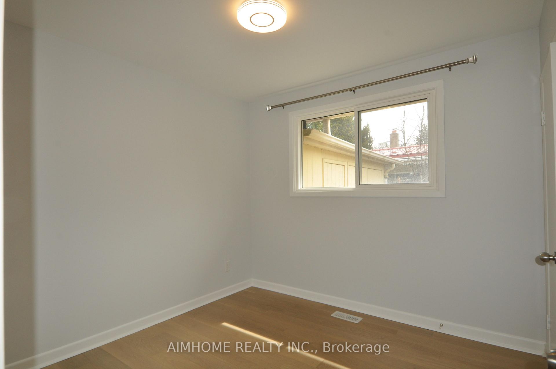 Photo 6 of Unit 2, 14 Dukinfield Crescent, North York, Parkwoods-Donalda — HOMEH