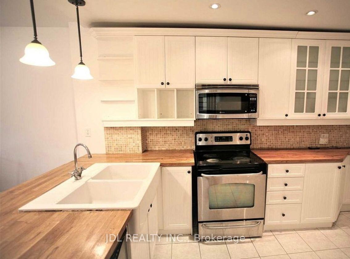 Photo 2 of Unit Unit A Main Floor, 298 Robert St Street, Toronto, University — HOMEH