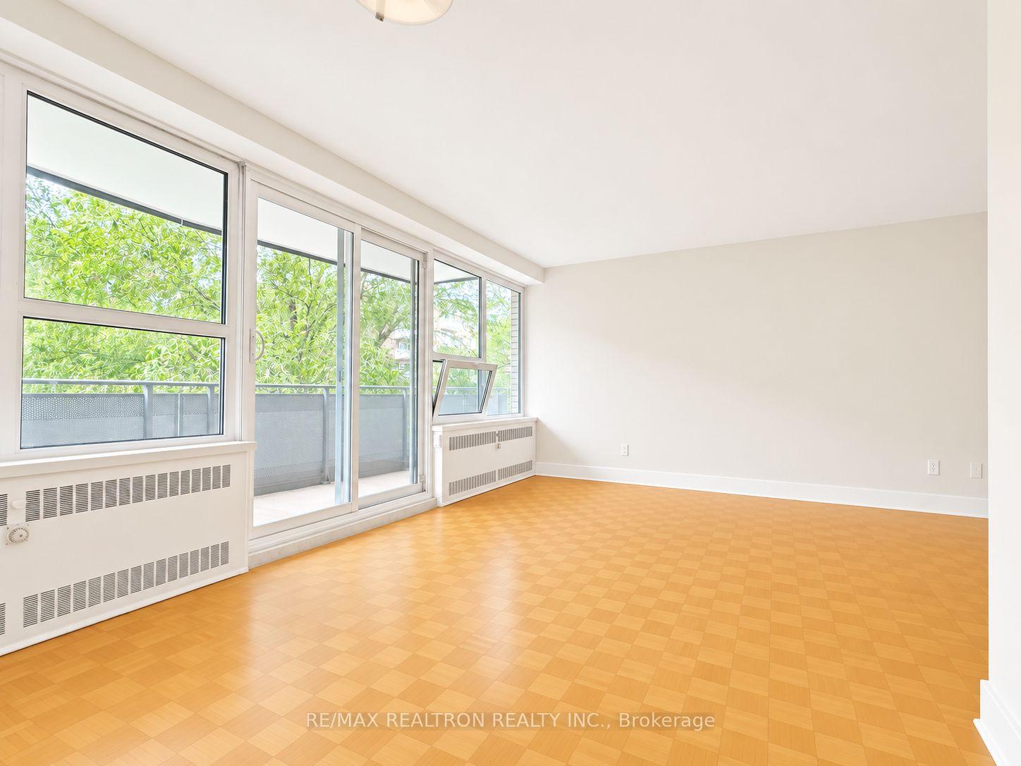 Photo 2 of Unit 307, 10 Shallmar Boulevard, Toronto, Forest Hill North — HOMEH