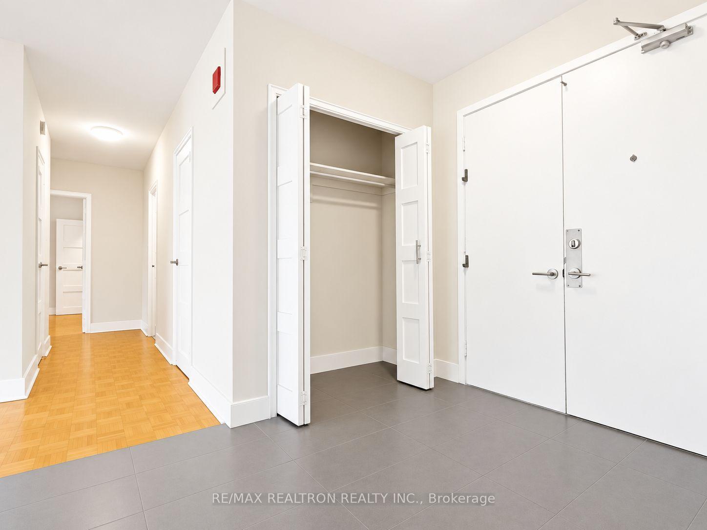 Photo 7 of Unit 307, 10 Shallmar Boulevard, Toronto, Forest Hill North — HOMEH