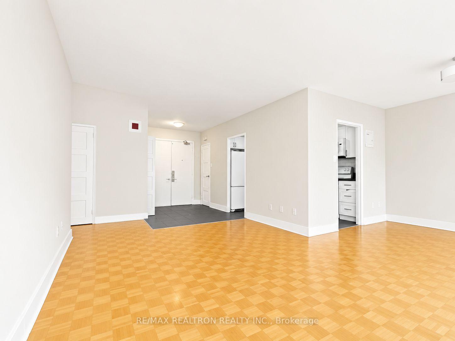 Photo 8 of Unit 307, 10 Shallmar Boulevard, Toronto, Forest Hill North — HOMEH