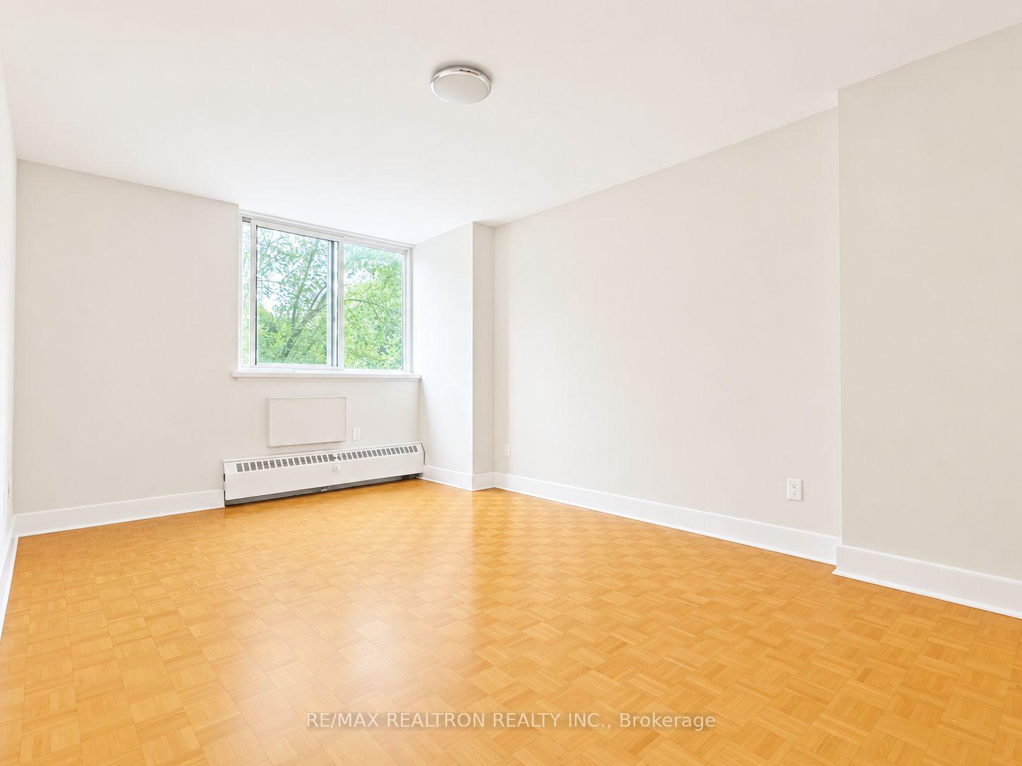 Photo 10 of Unit 307, 10 Shallmar Boulevard, Toronto, Forest Hill North — HOMEH