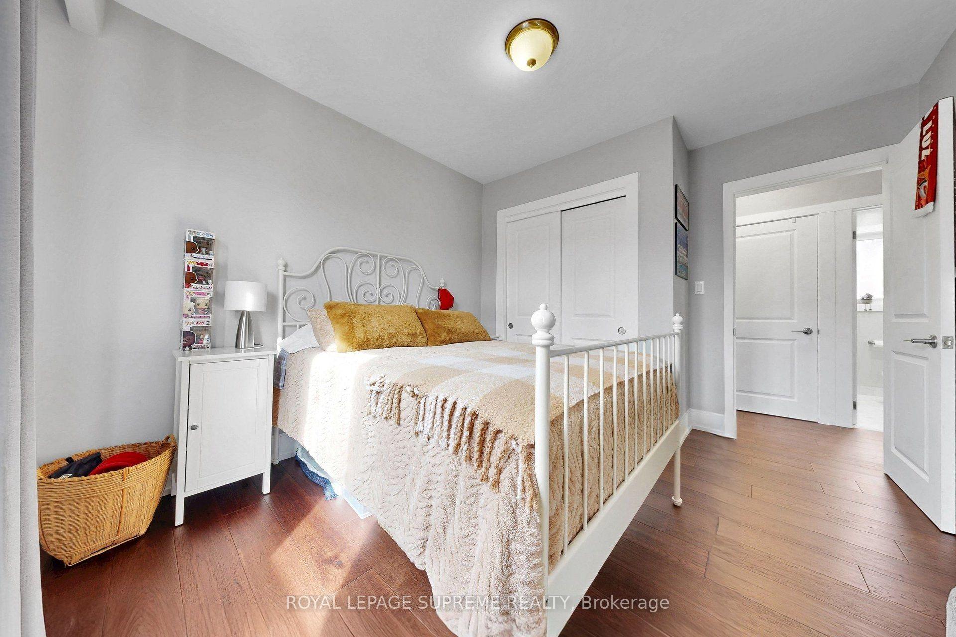 Photo 22 of 465 Maple Leaf Drive, North York, Maple Leaf — HOMEH
