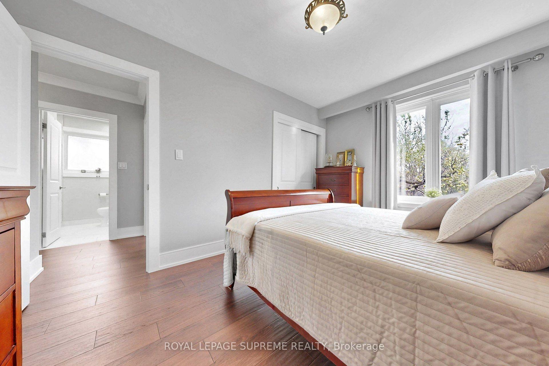 Photo 24 of 465 Maple Leaf Drive, North York, Maple Leaf — HOMEH