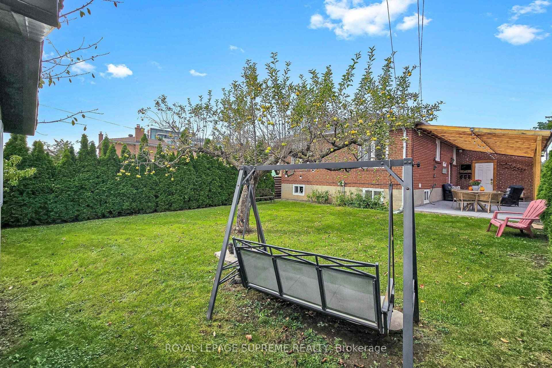 Photo 51 of 465 Maple Leaf Drive, North York, Maple Leaf — HOMEH