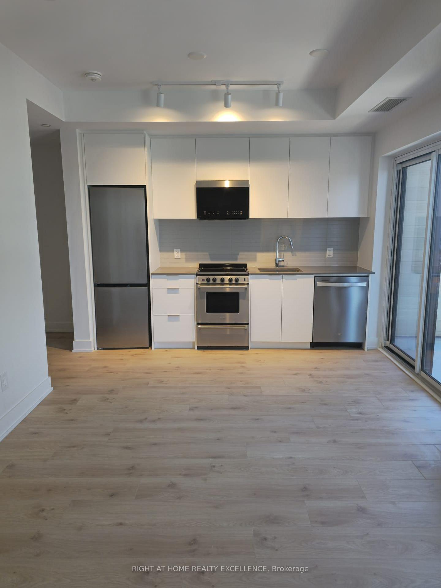Front of Unit 514, 3008 William Cutmore Boulevard