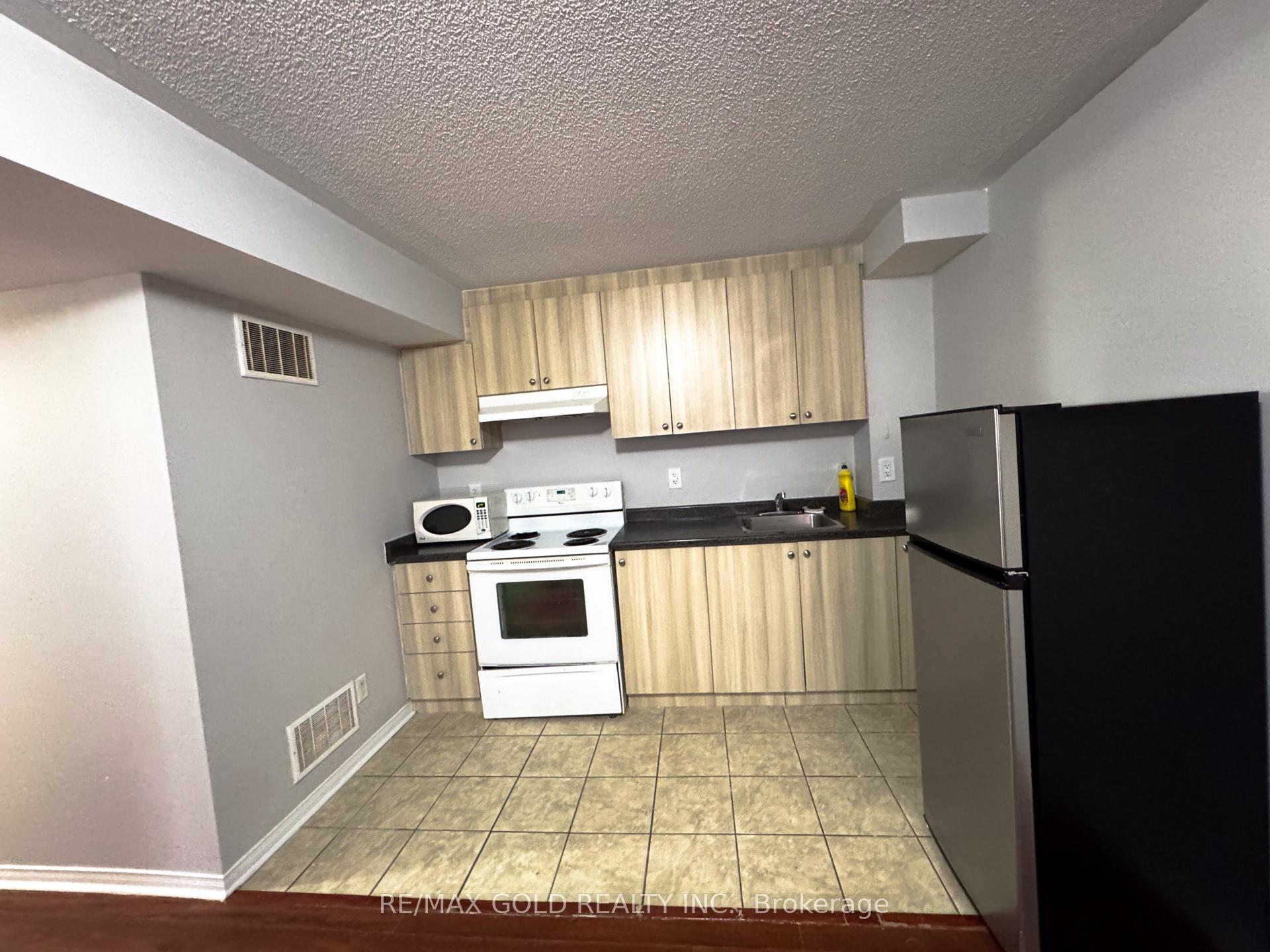 Photo 7 of Unit Basemnt, 12 Lillian Crescent, Brampton, Sandringham-Wellington — HOMEH