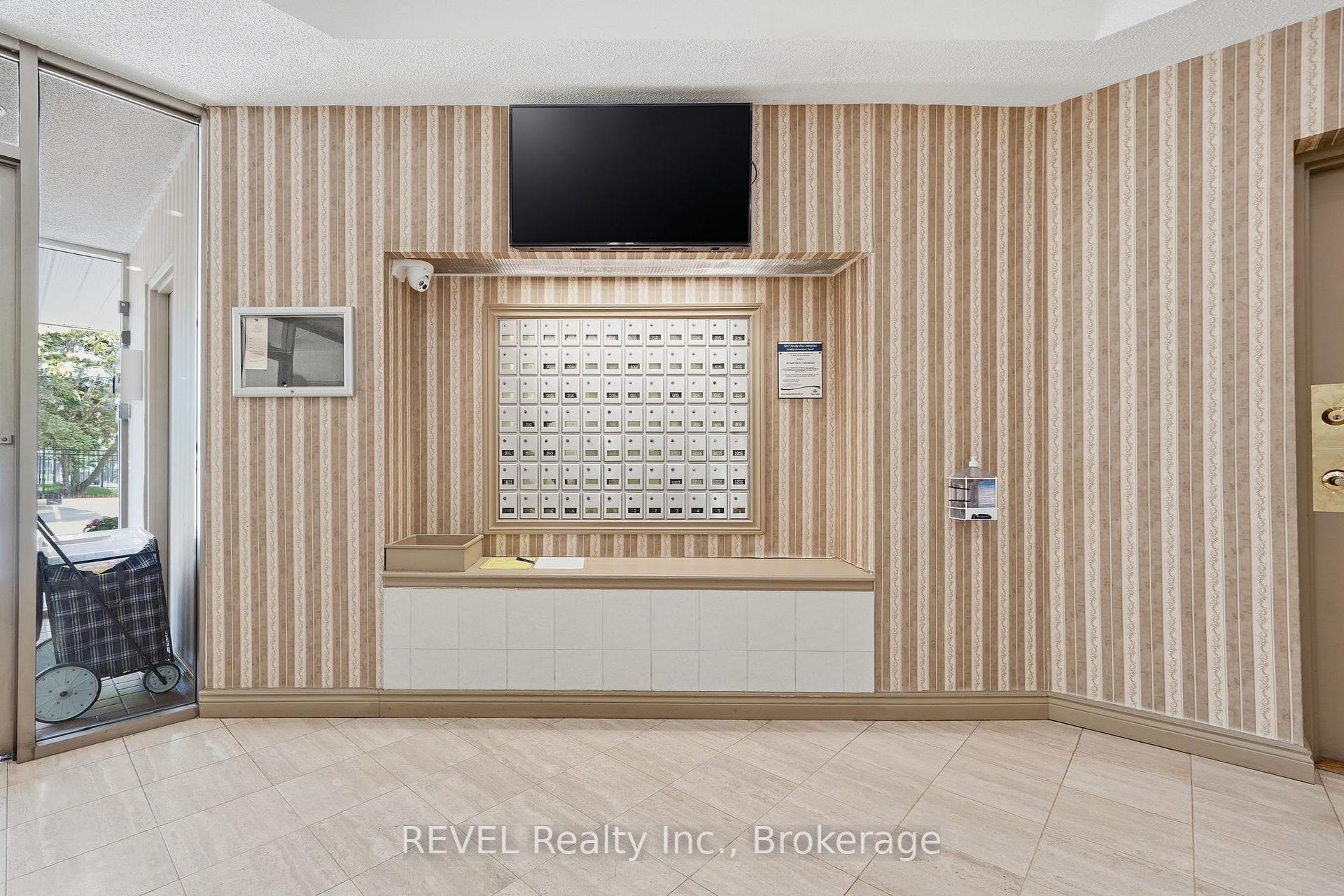 Photo 6 of Unit 1006, 350 Front Street, Belleville, Belleville Ward — HOMEH