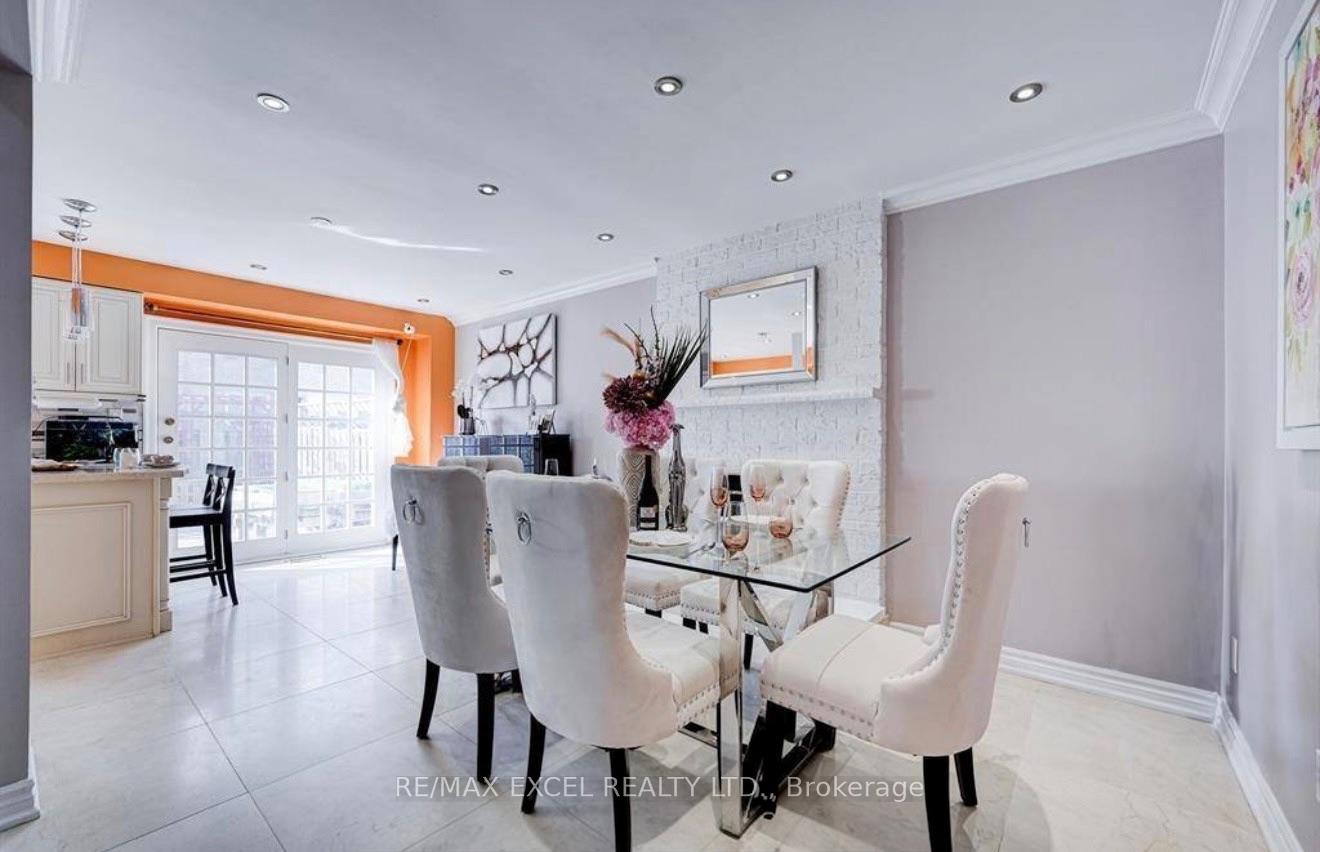 Photo 11 of Unit Upper, 70 Weldrick Road E, Richmond Hill, Harding — HOMEH