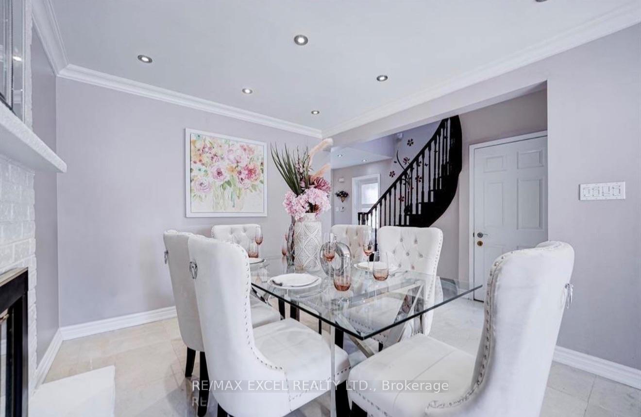 Photo 12 of Unit Upper, 70 Weldrick Road E, Richmond Hill, Harding — HOMEH