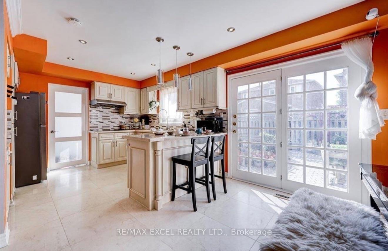 Photo 13 of Unit Upper, 70 Weldrick Road E, Richmond Hill, Harding — HOMEH
