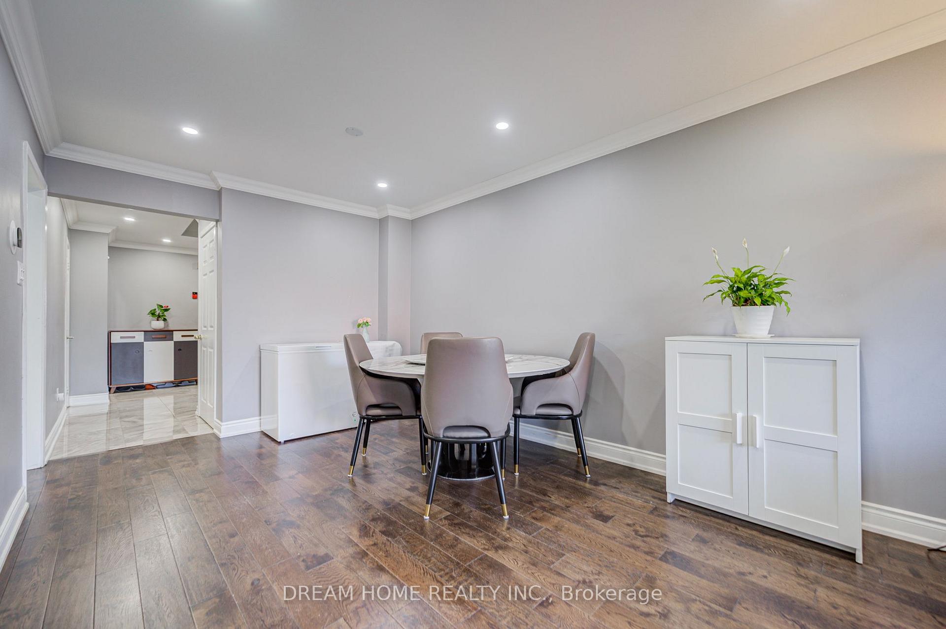 Photo 8 of 100 Douglas Haig Drive, Markham, Middlefield — HOMEH