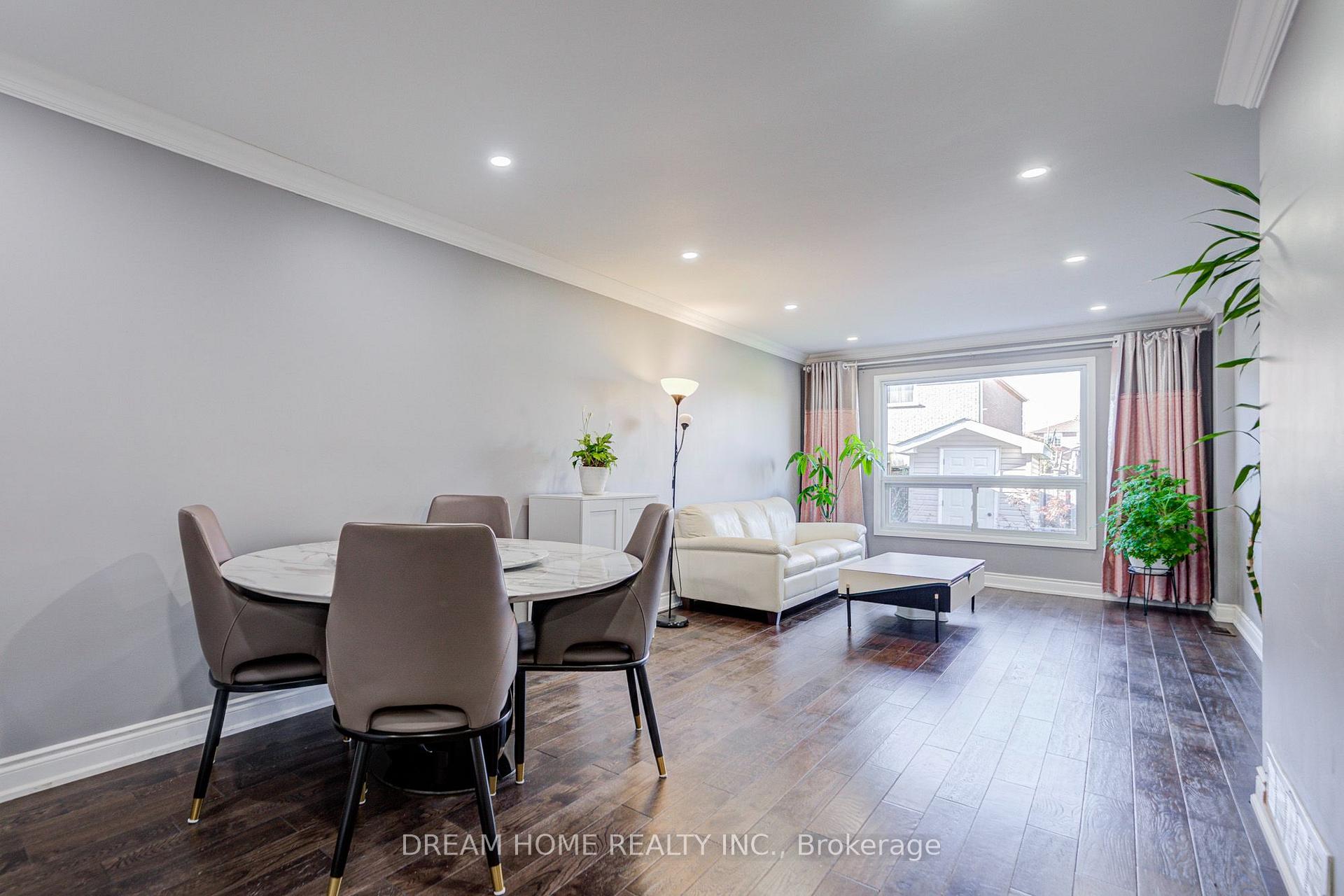 Photo 7 of 100 Douglas Haig Drive, Markham, Middlefield — HOMEH