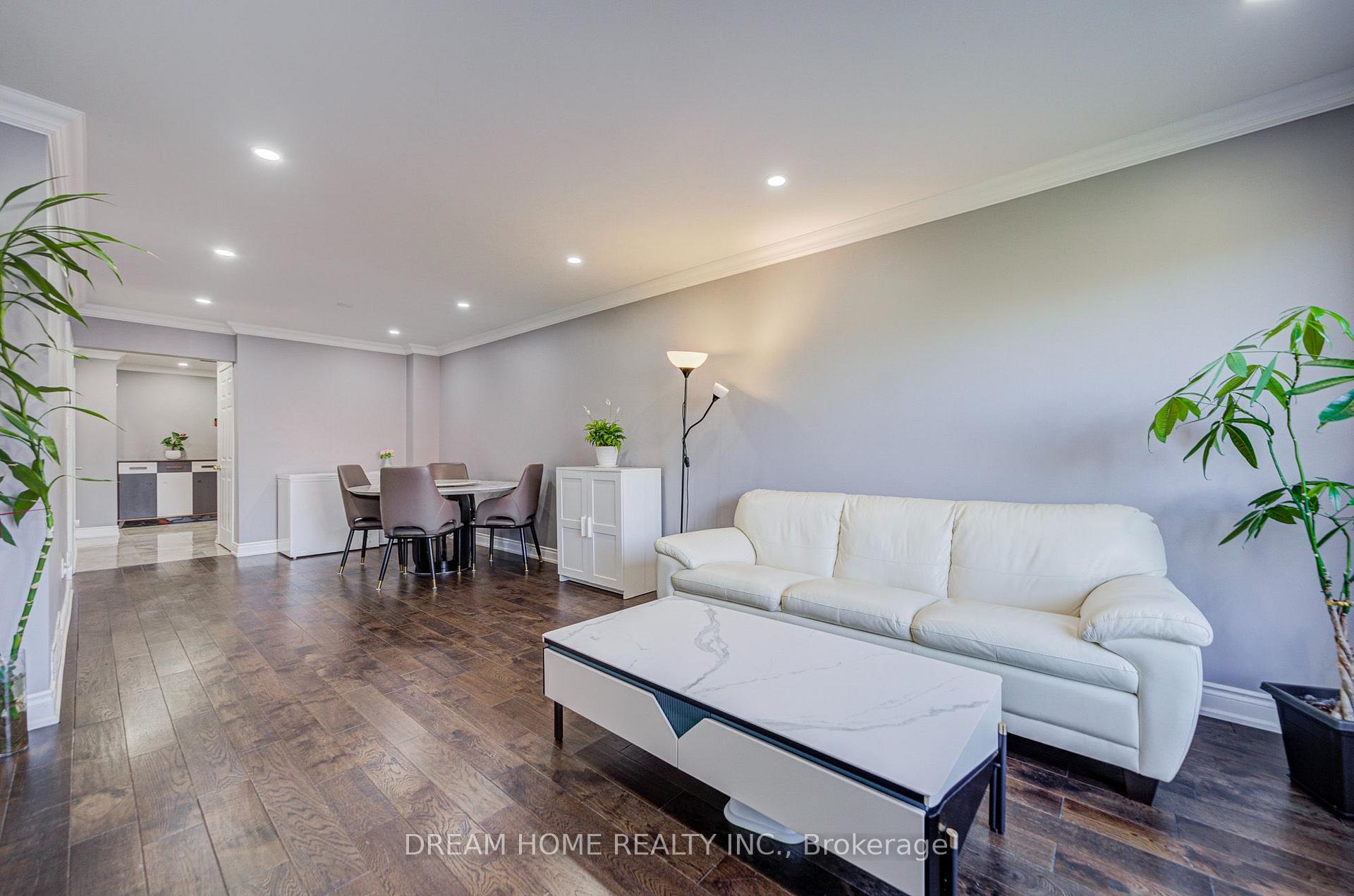 Photo 9 of 100 Douglas Haig Drive, Markham, Middlefield — HOMEH