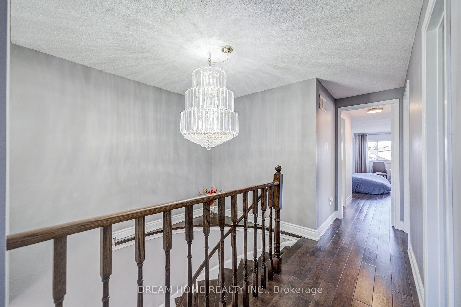 Photo 20 of 100 Douglas Haig Drive, Markham, Middlefield — HOMEH