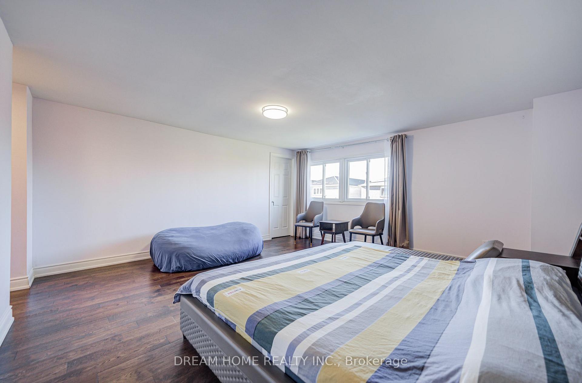 Photo 23 of 100 Douglas Haig Drive, Markham, Middlefield — HOMEH