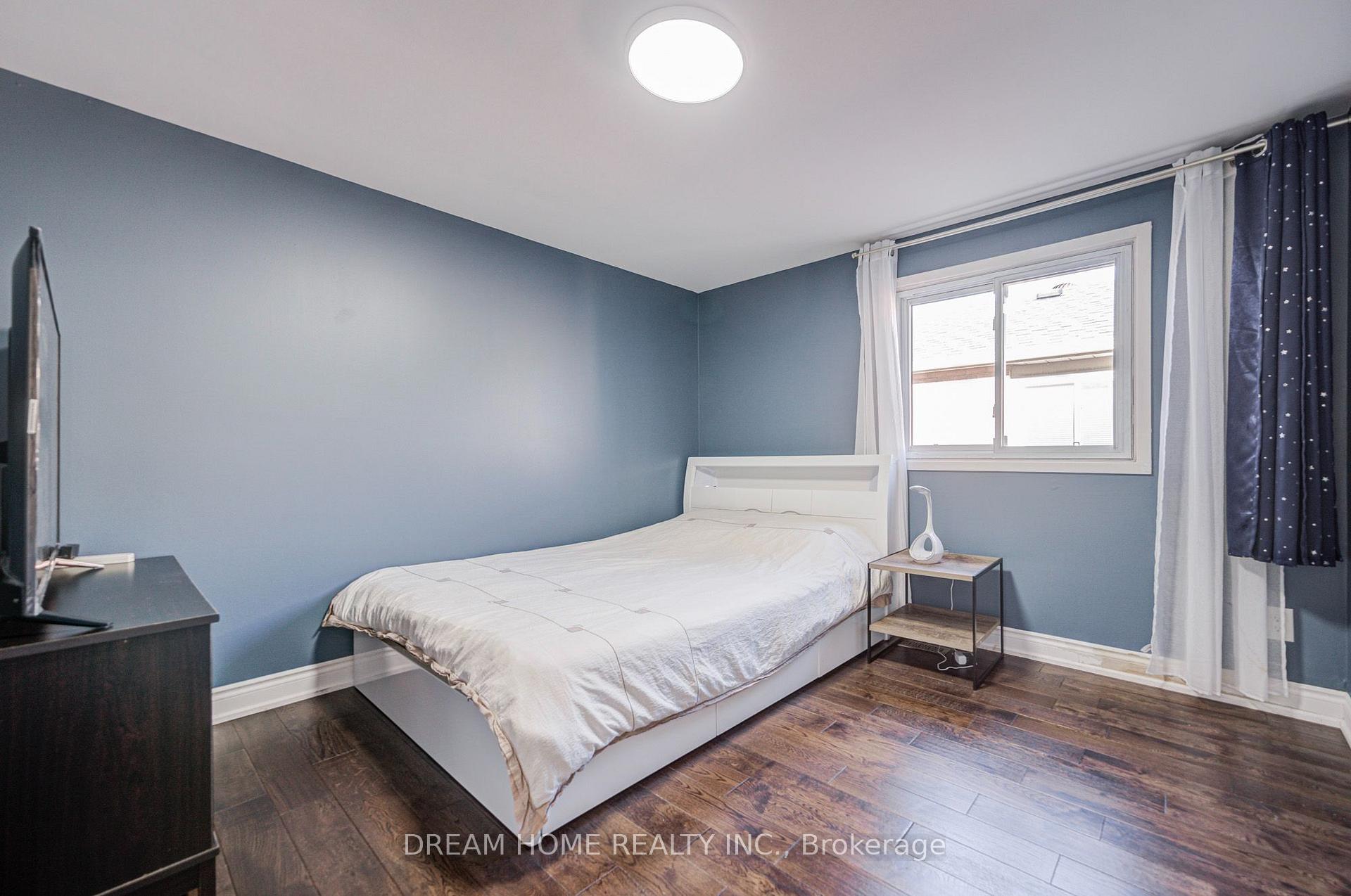 Photo 27 of 100 Douglas Haig Drive, Markham, Middlefield — HOMEH