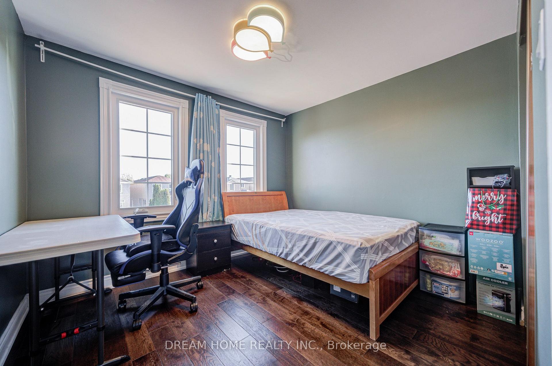 Photo 34 of 100 Douglas Haig Drive, Markham, Middlefield — HOMEH