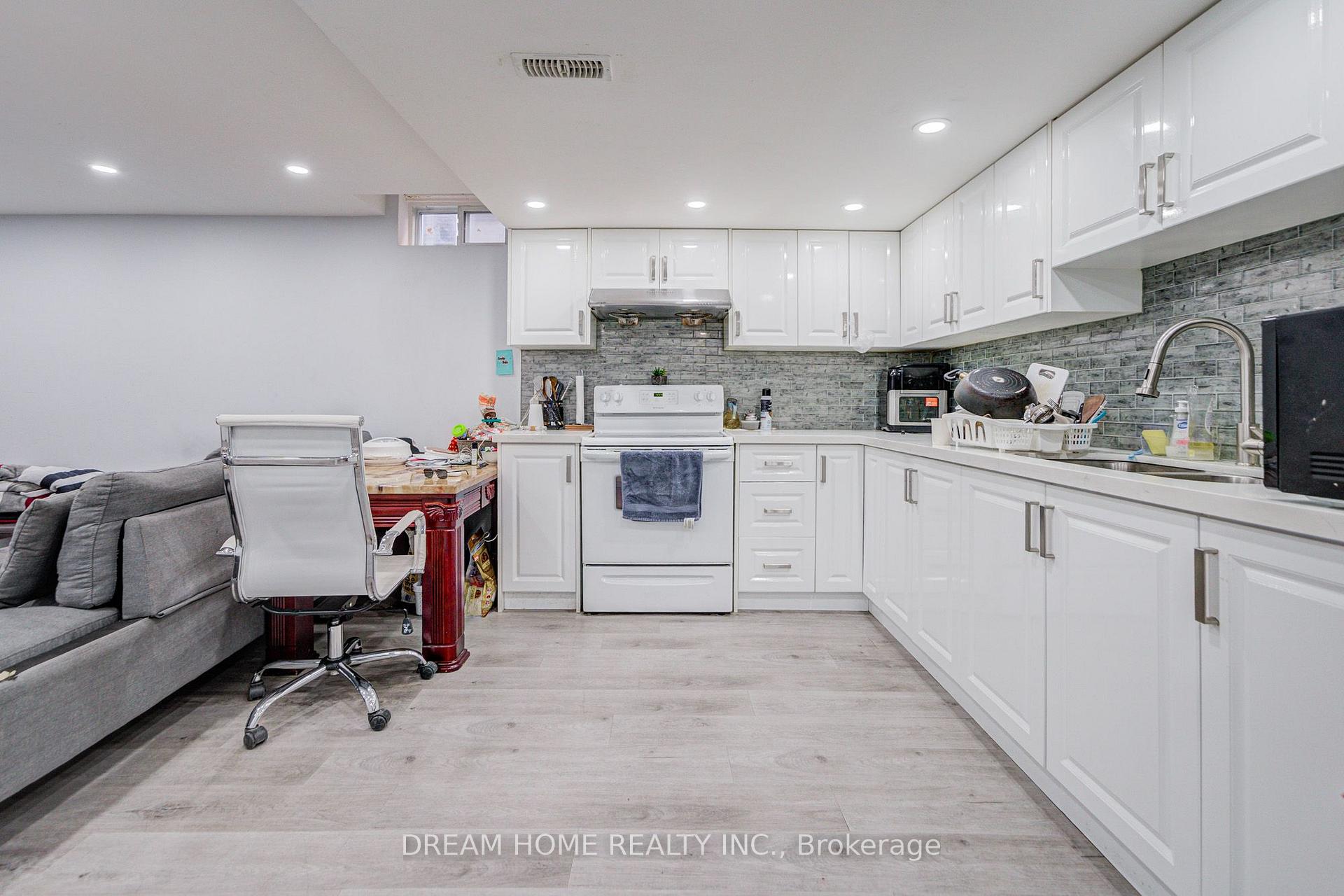 Photo 35 of 100 Douglas Haig Drive, Markham, Middlefield — HOMEH