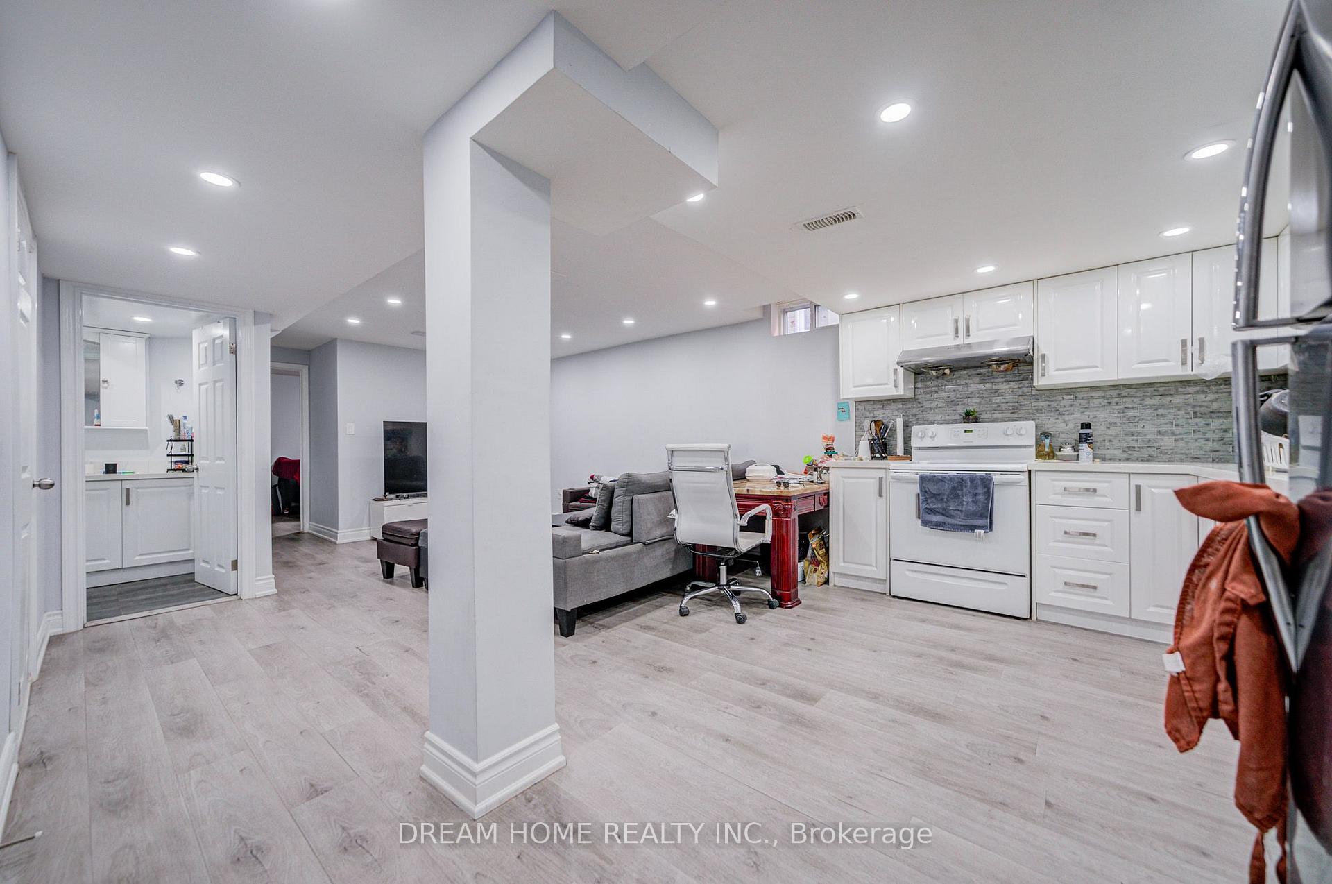 Photo 36 of 100 Douglas Haig Drive, Markham, Middlefield — HOMEH