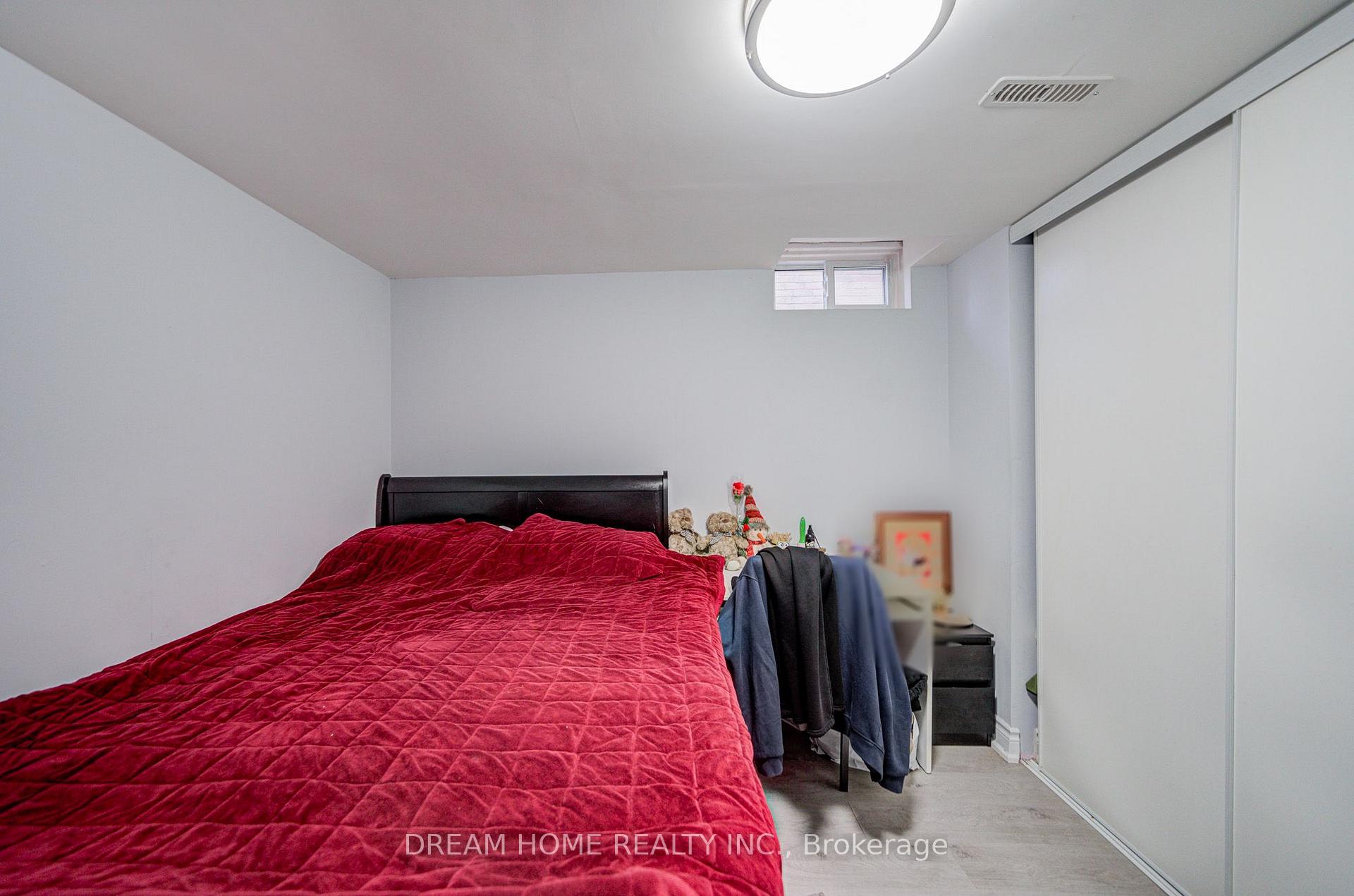 Photo 38 of 100 Douglas Haig Drive, Markham, Middlefield — HOMEH