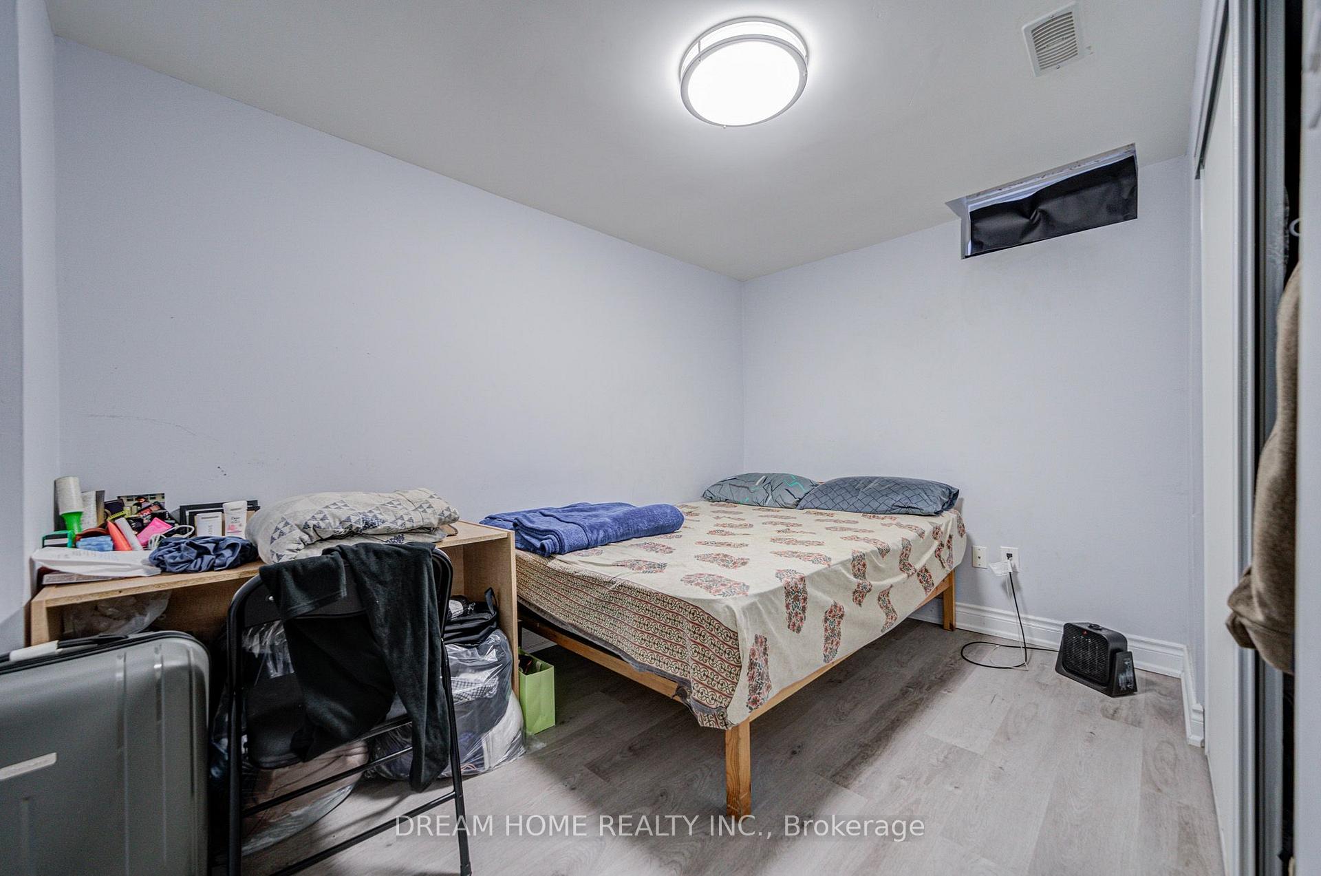 Photo 39 of 100 Douglas Haig Drive, Markham, Middlefield — HOMEH