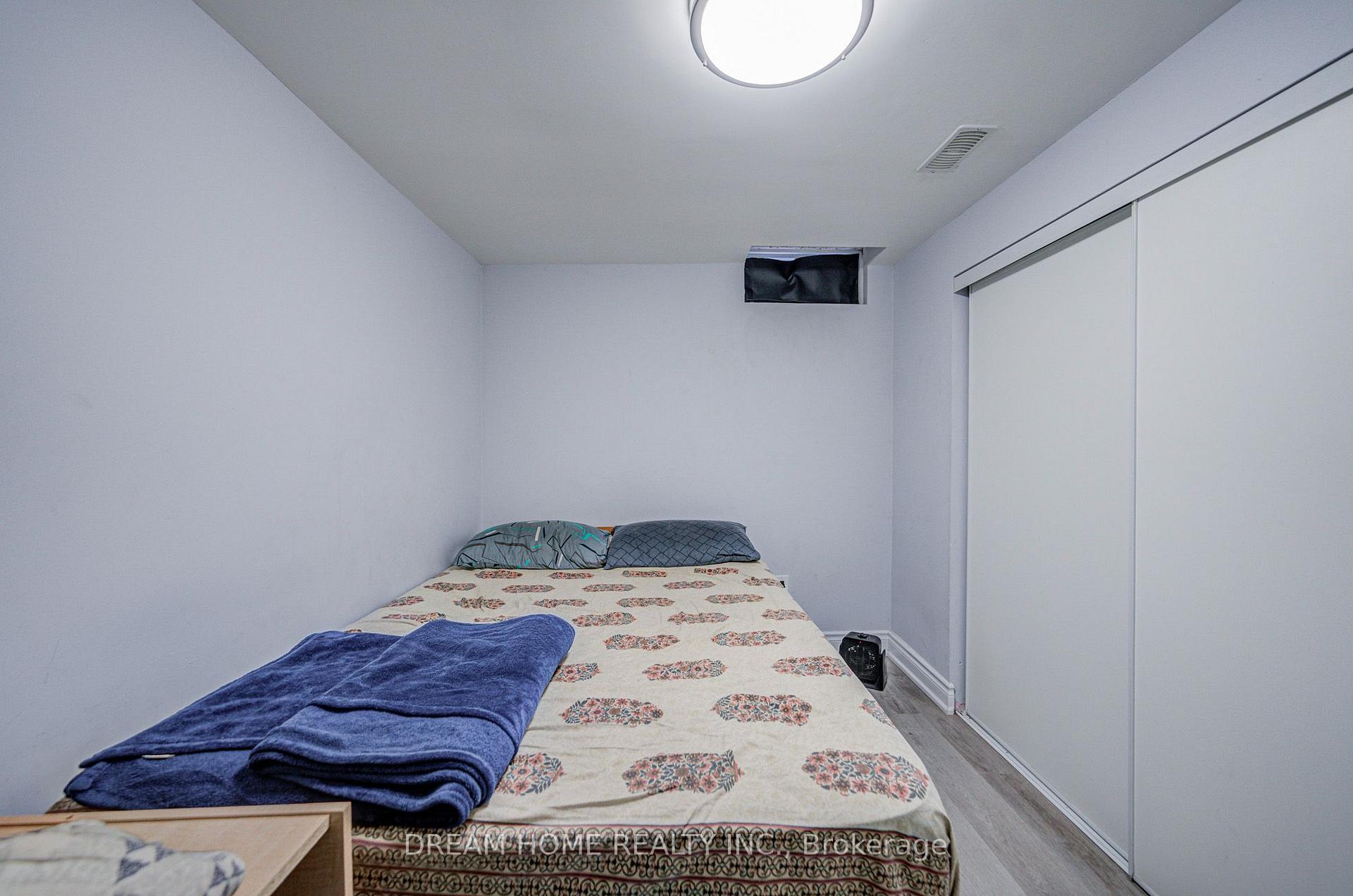 Photo 40 of 100 Douglas Haig Drive, Markham, Middlefield — HOMEH