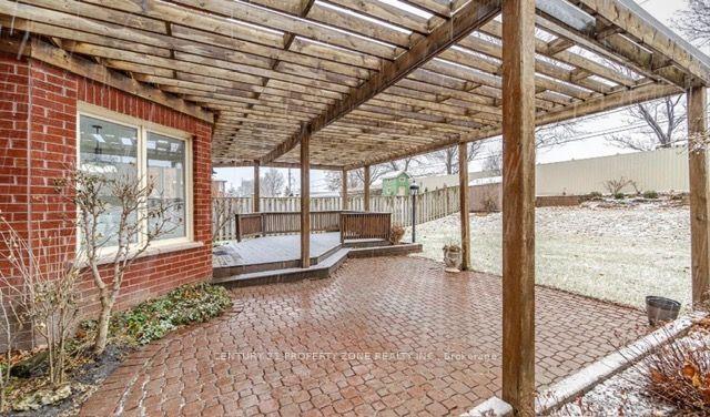 Photo 11 of 20 Corkett Drive, Brampton, Northwood Park — HOMEH
