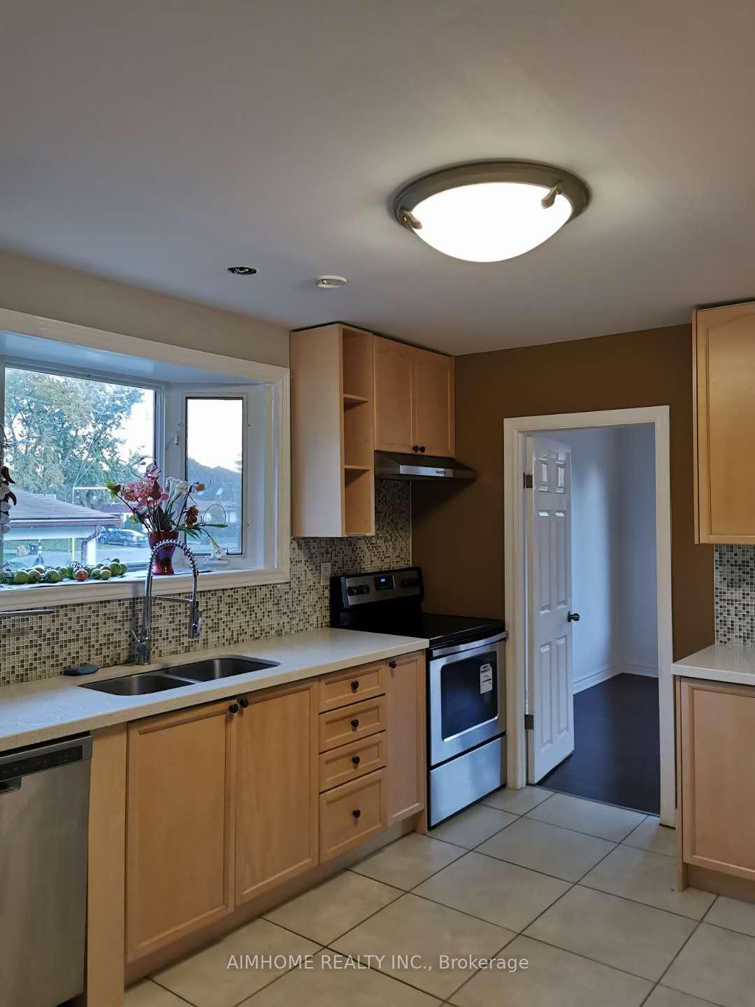 Photo 2 of 20 Lisburn Crescent, North York, Don Valley Village — HOMEH