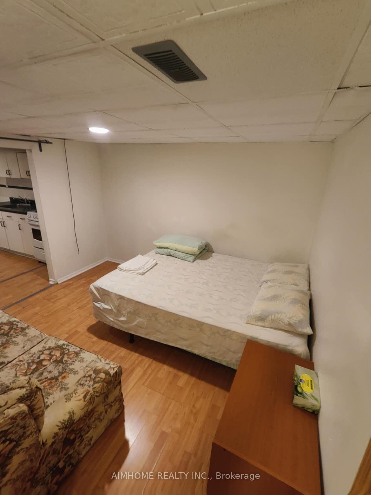 Photo 21 of 20 Lisburn Crescent, North York, Don Valley Village — HOMEH
