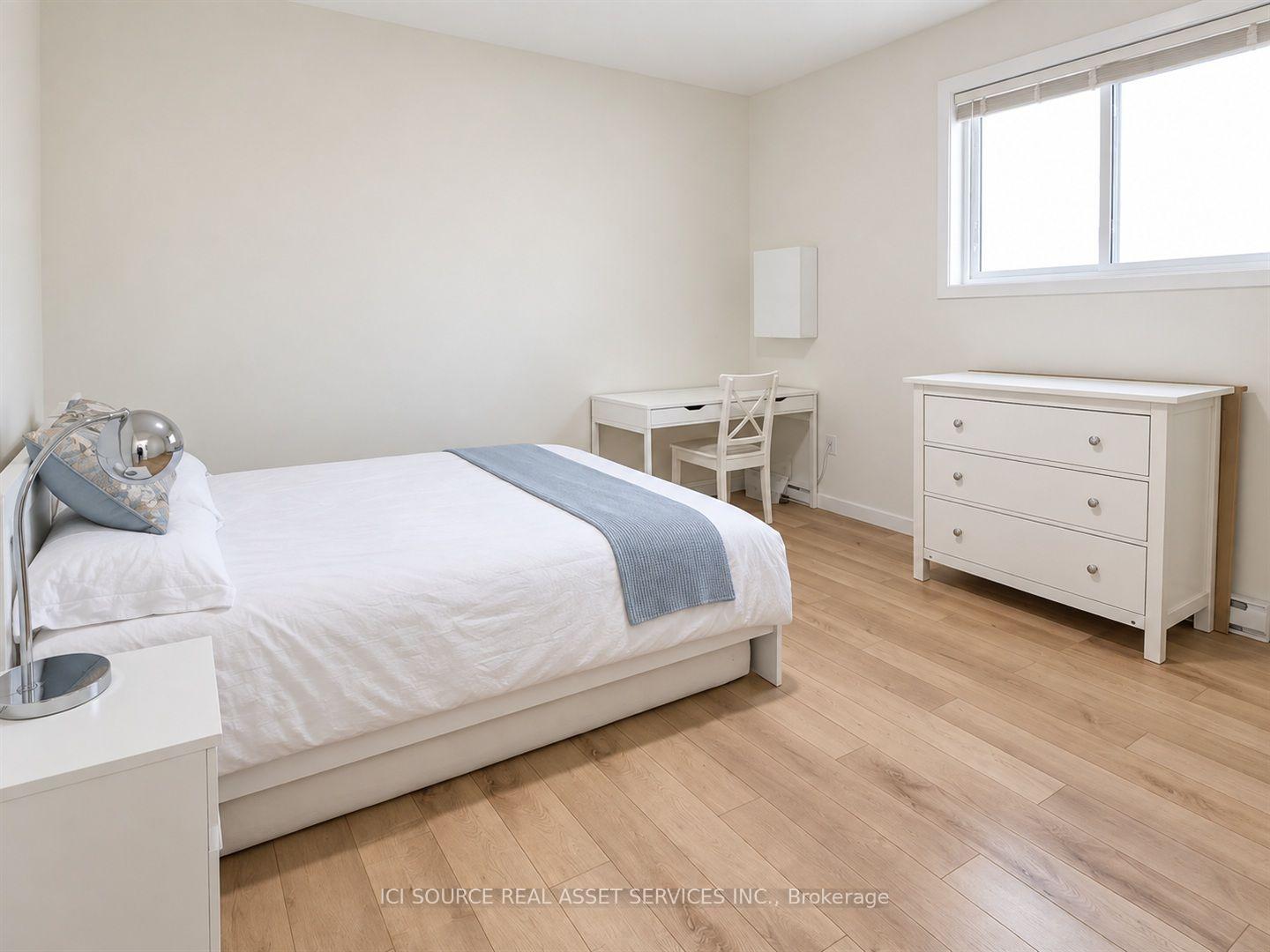 Photo 4 of 1221 Meadowlands Drive E, Ottawa, City View/Skyline/Fisher Heights/Parkwood Hills — HOMEH