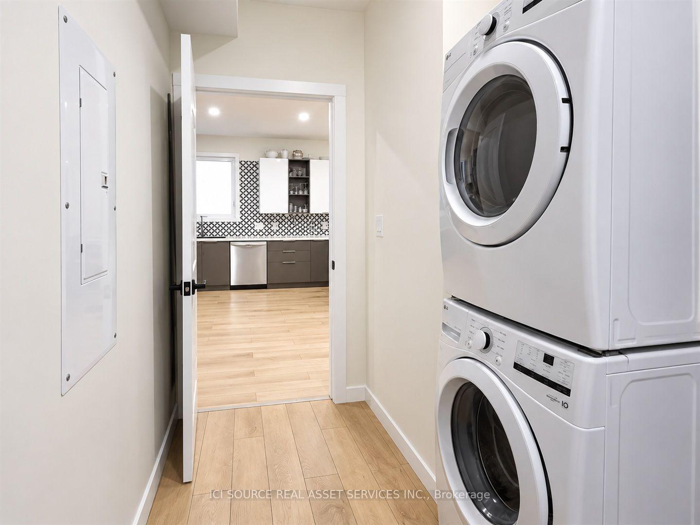 Photo 8 of 1221 Meadowlands Drive E, Ottawa, City View/Skyline/Fisher Heights/Parkwood Hills — HOMEH