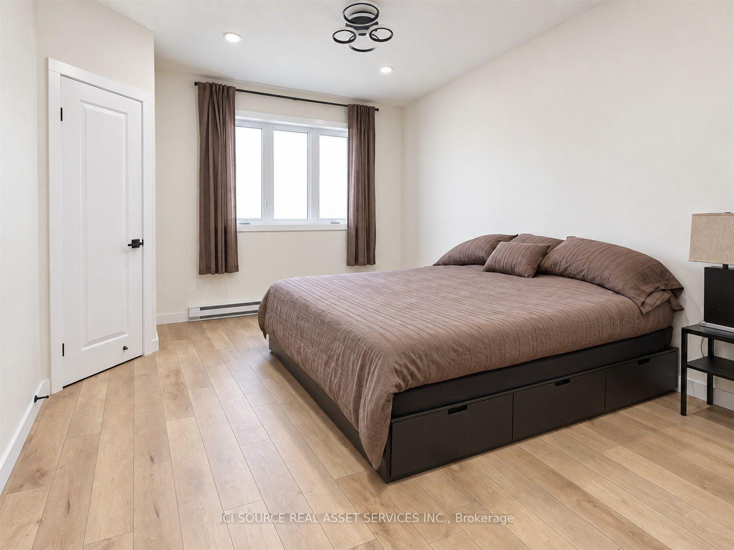 Photo 19 of 1221 Meadowlands Drive E, Ottawa, City View/Skyline/Fisher Heights/Parkwood Hills — HOMEH