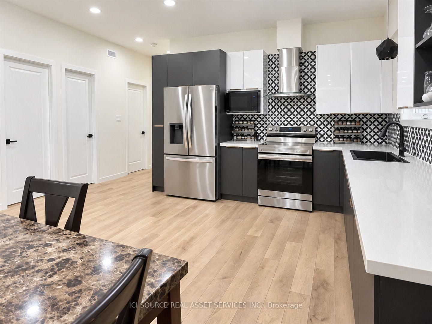 Photo 25 of 1221 Meadowlands Drive E, Ottawa, City View/Skyline/Fisher Heights/Parkwood Hills — HOMEH