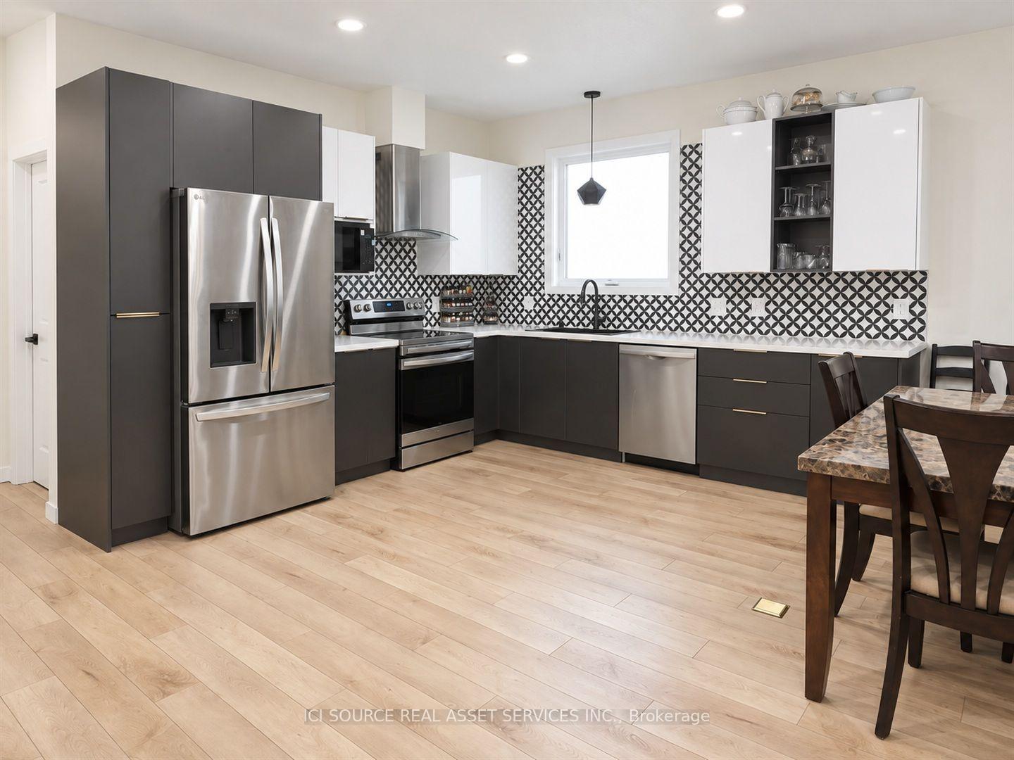 Photo 26 of 1221 Meadowlands Drive E, Ottawa, City View/Skyline/Fisher Heights/Parkwood Hills — HOMEH