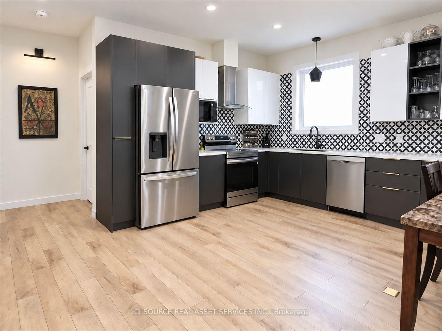 Photo 27 of 1221 Meadowlands Drive E, Ottawa, City View/Skyline/Fisher Heights/Parkwood Hills — HOMEH