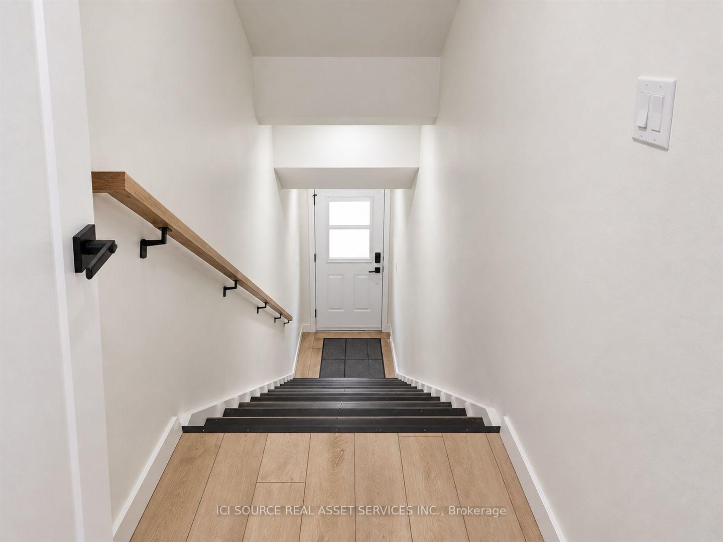 Photo 31 of 1221 Meadowlands Drive E, Ottawa, City View/Skyline/Fisher Heights/Parkwood Hills — HOMEH