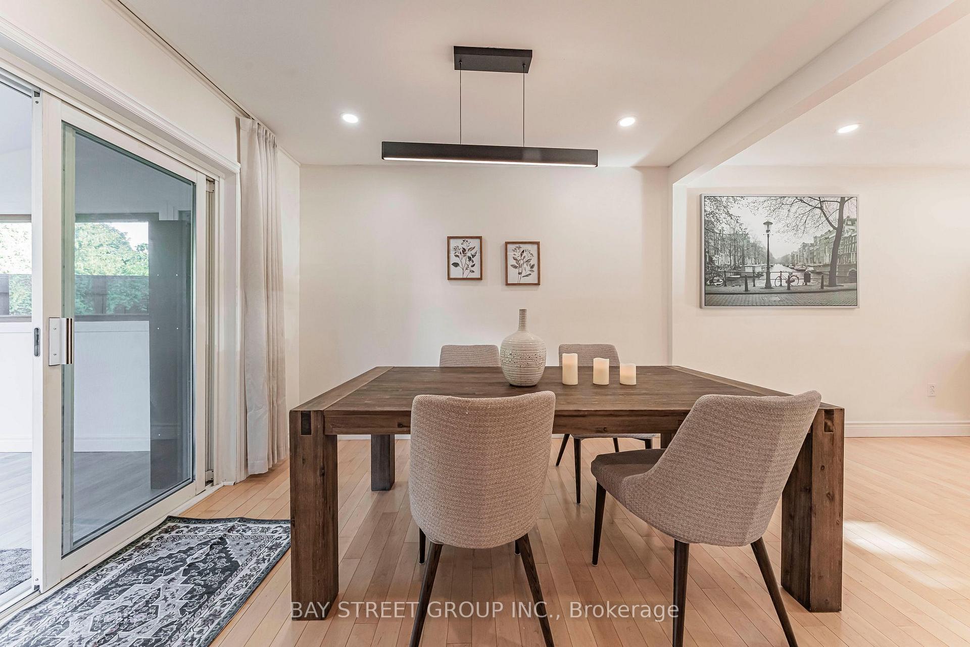Photo 9 of 1111 Kent Avenue, Oakville, College Park — HOMEH
