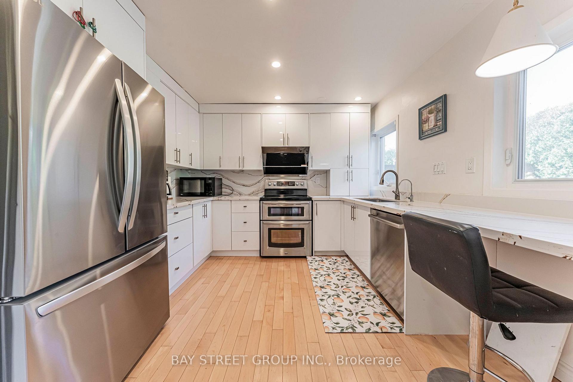 Photo 11 of 1111 Kent Avenue, Oakville, College Park — HOMEH