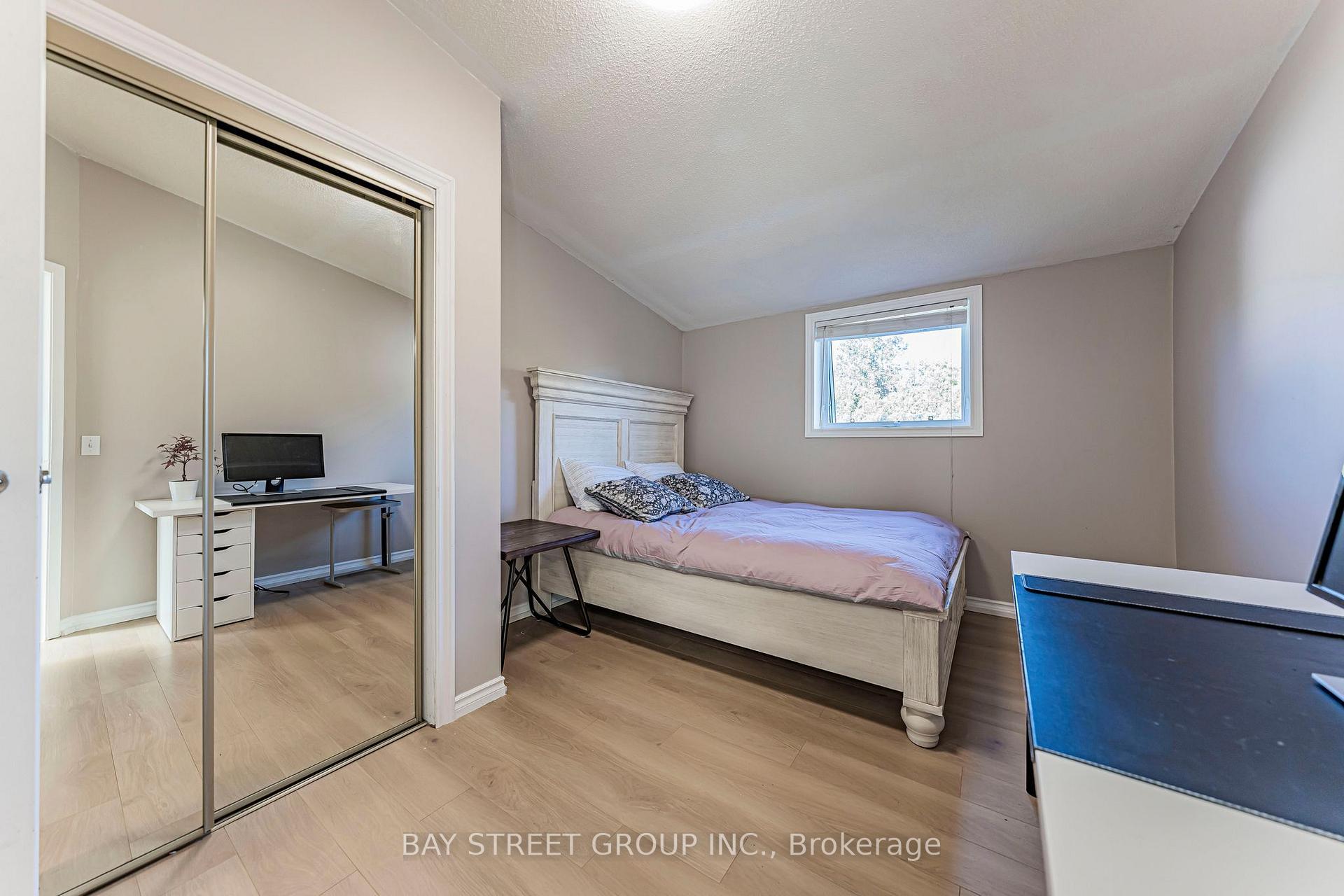 Photo 25 of 1111 Kent Avenue, Oakville, College Park — HOMEH