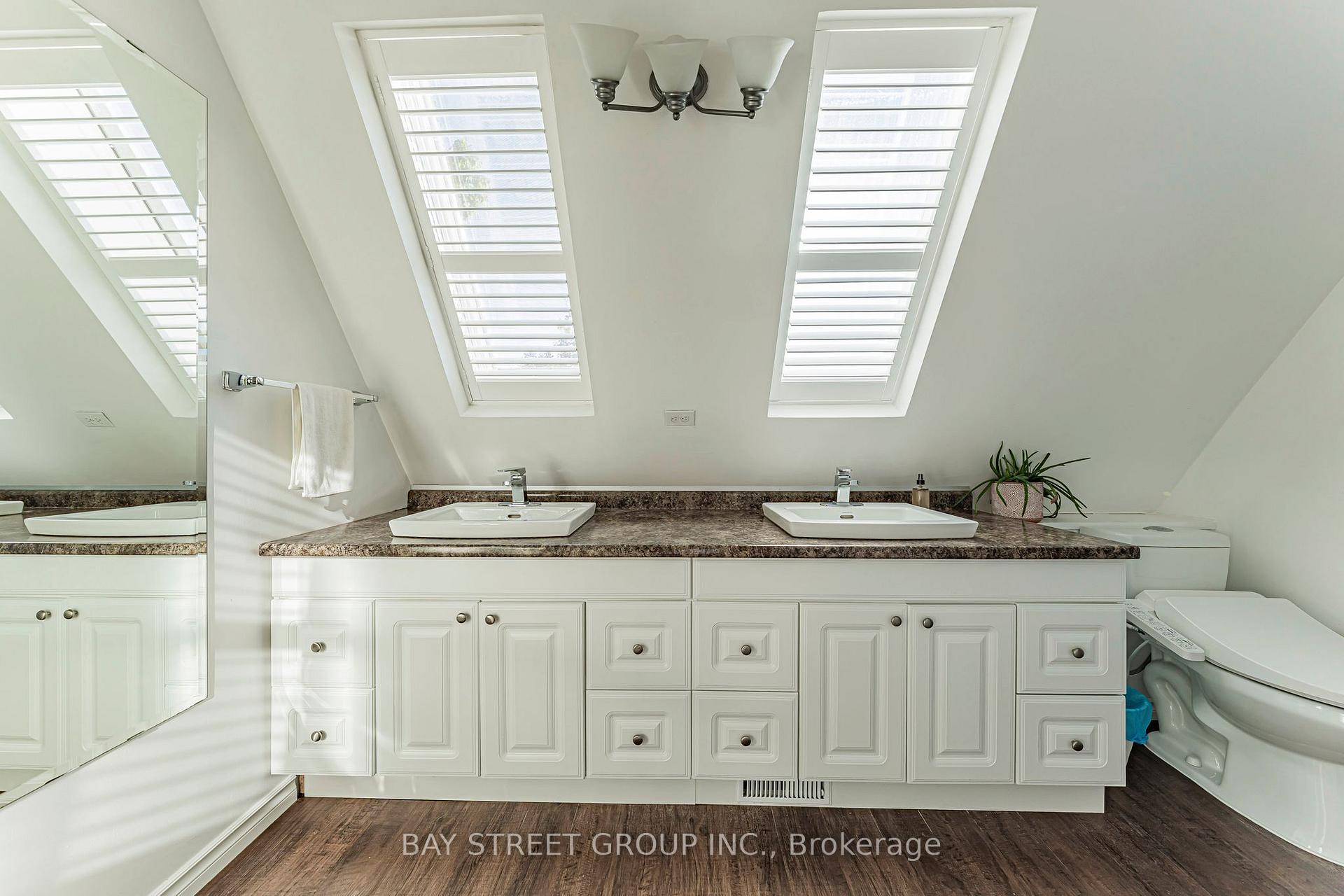 Photo 29 of 1111 Kent Avenue, Oakville, College Park — HOMEH