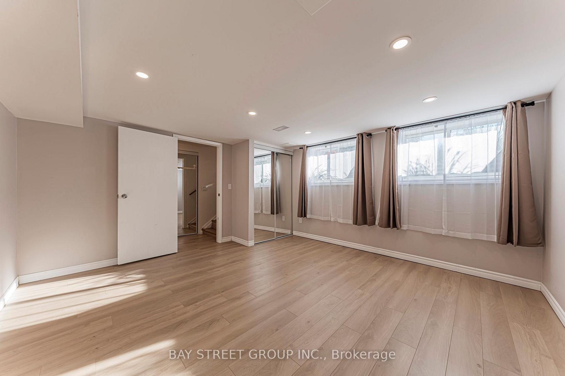 Photo 33 of 1111 Kent Avenue, Oakville, College Park — HOMEH