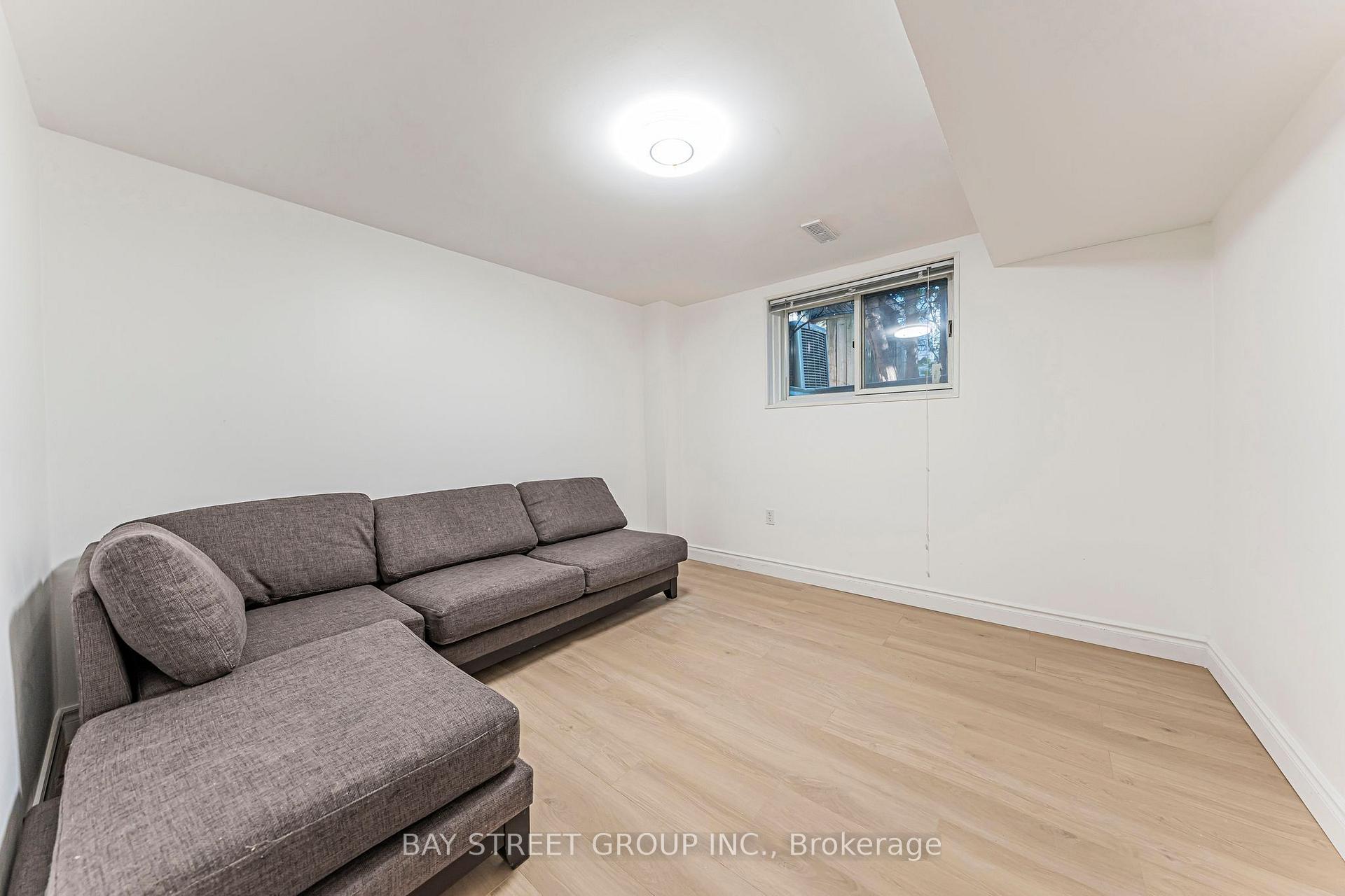 Photo 36 of 1111 Kent Avenue, Oakville, College Park — HOMEH