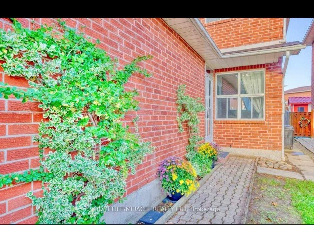 Photo 1 of 21 Ecclestone Drive, Brampton, Brampton West — HOMEH