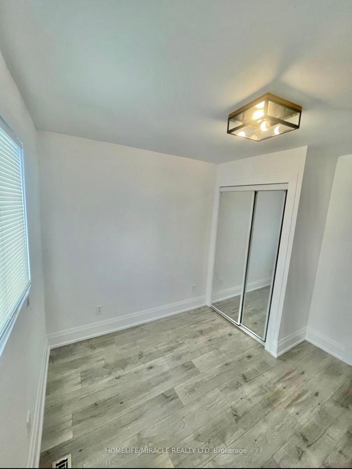 Photo 6 of 21 Ecclestone Drive, Brampton, Brampton West — HOMEH
